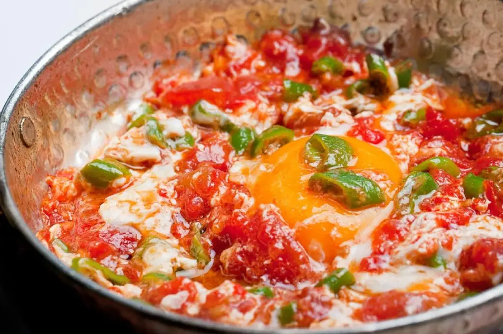 turkish egg menemen